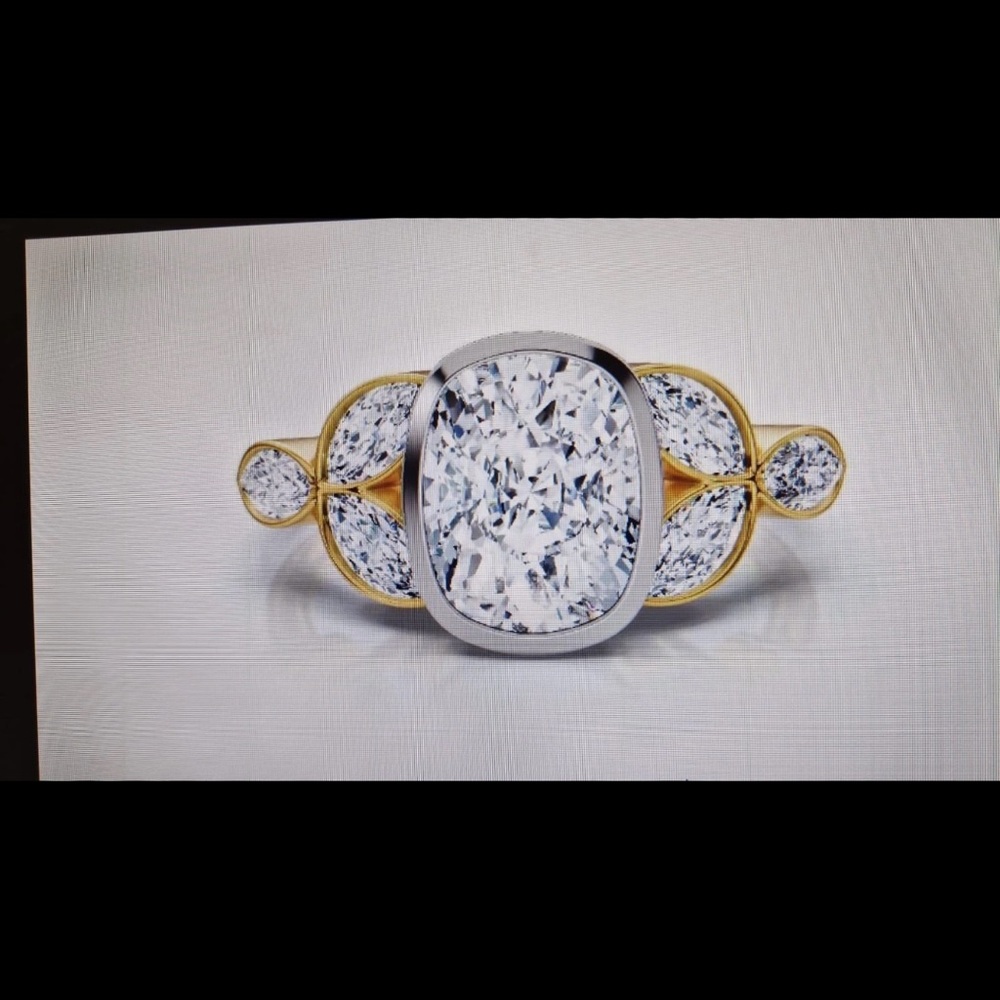 Elegant white and yellow gold diamond engagement ring